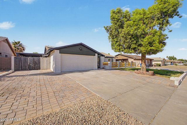 906 W REDFIELD Road, Tempe, AZ 85283