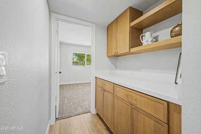 906 W REDFIELD Road, Tempe, AZ 85283