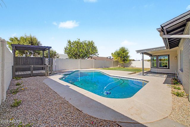 906 W REDFIELD Road, Tempe, AZ 85283