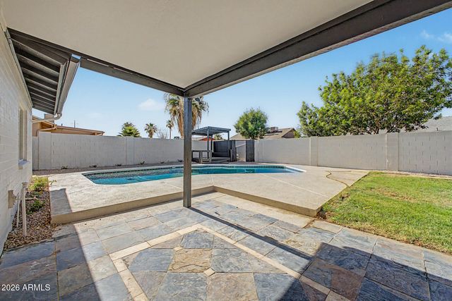 906 W REDFIELD Road, Tempe, AZ 85283