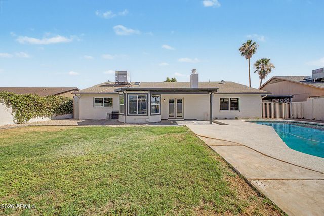 906 W REDFIELD Road, Tempe, AZ 85283