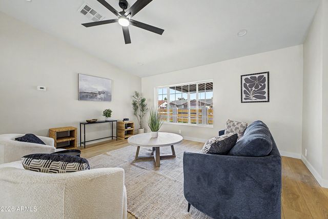 906 W REDFIELD Road, Tempe, AZ 85283