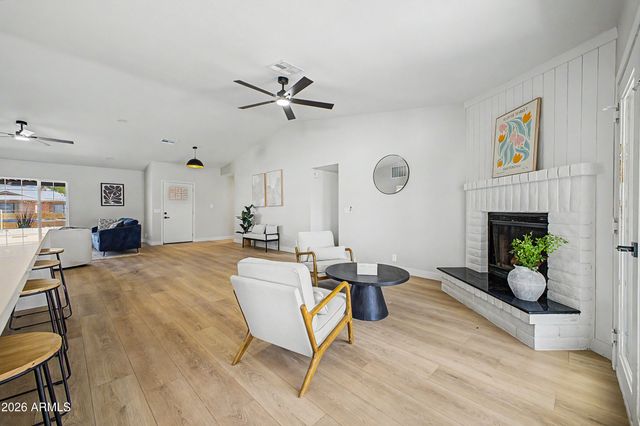906 W REDFIELD Road, Tempe, AZ 85283