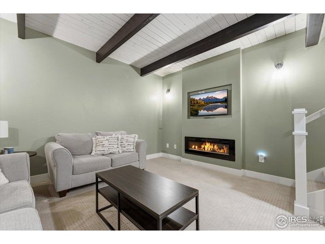 4000 Blue Pine Ln, Wellington, CO 80549