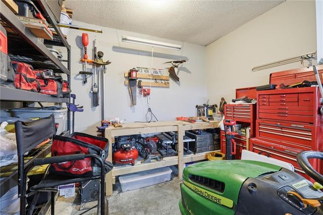 15251 Dempsey Road, Leavenworth, KS 66048