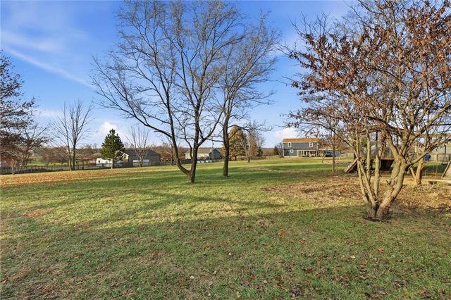 15251 Dempsey Road, Leavenworth, KS 66048