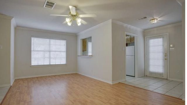 3229 S University Road, Fort Worth, TX 76109