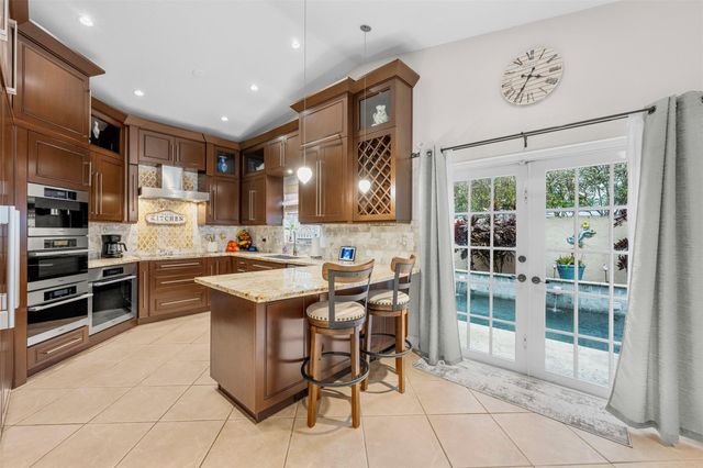 2850 E Sable Cir, Margate, FL 33063