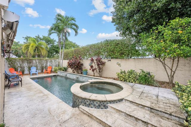 2850 E Sable Cir, Margate, FL 33063