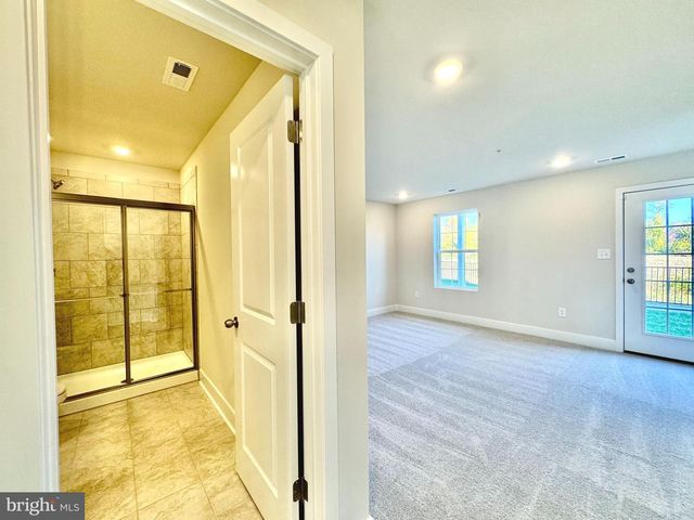 1456 CLINGMANS DOME DR, Frederick, MD 21702