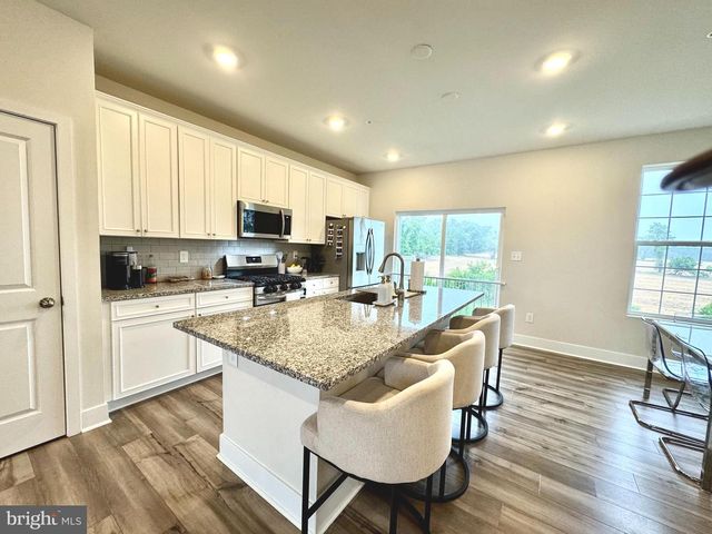 1456 CLINGMANS DOME DR, Frederick, MD 21702