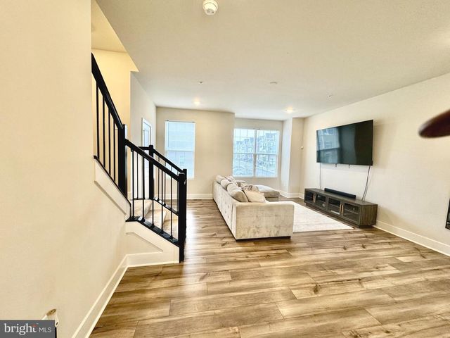 1456 CLINGMANS DOME DR, Frederick, MD 21702