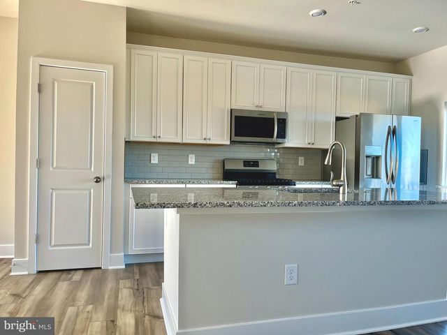 1456 CLINGMANS DOME DR, Frederick, MD 21702