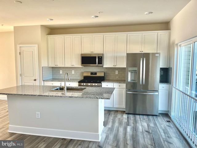 1456 CLINGMANS DOME DR, Frederick, MD 21702