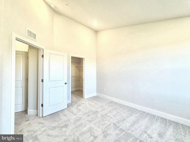 1456 CLINGMANS DOME DR, Frederick, MD 21702