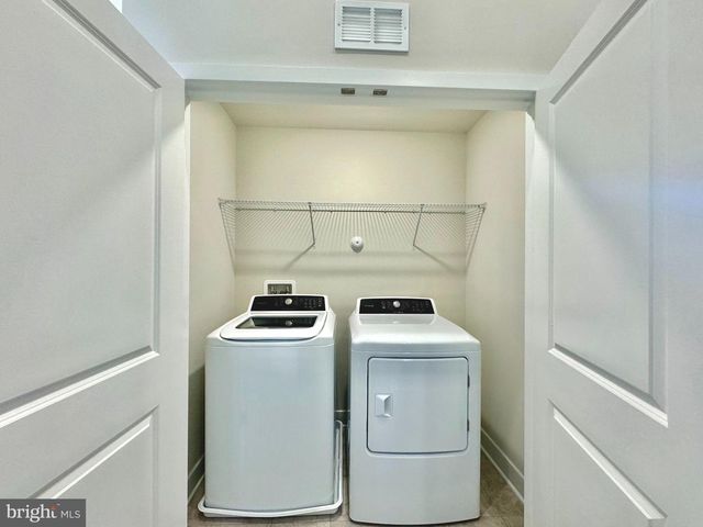 1456 CLINGMANS DOME DR, Frederick, MD 21702