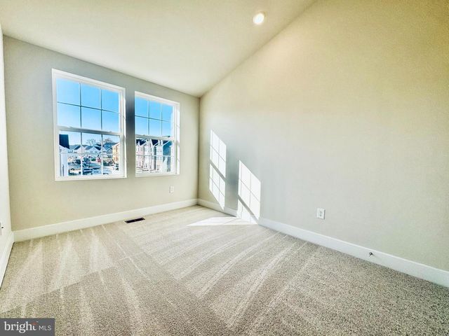 1456 CLINGMANS DOME DR, Frederick, MD 21702