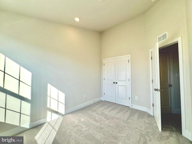 1456 CLINGMANS DOME DR, Frederick, MD 21702
