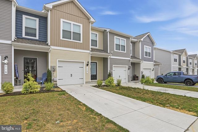 112 PADDINGTON ST, Falling Waters, WV 25419