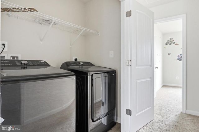 112 PADDINGTON ST, Falling Waters, WV 25419