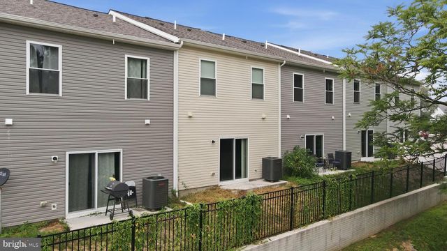 112 PADDINGTON ST, Falling Waters, WV 25419