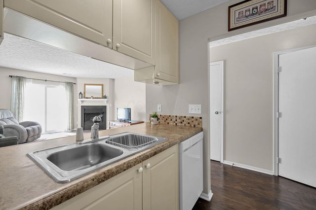 6689 Axtel Drive, 4D, Canal Winchester, OH 43110