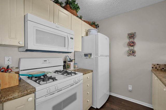 6689 Axtel Drive, 4D, Canal Winchester, OH 43110