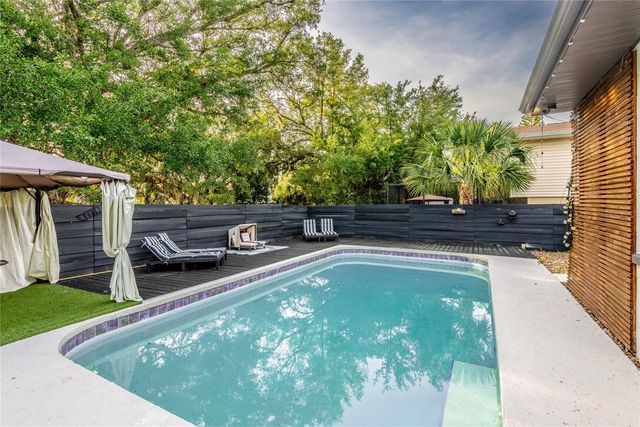 518 CRESTOVER DRIVE, Tampa, FL 33617