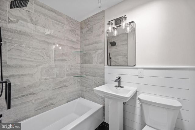 857 GREEN VALLEY DR, Philadelphia, PA 19128