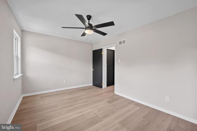 857 GREEN VALLEY DR, Philadelphia, PA 19128
