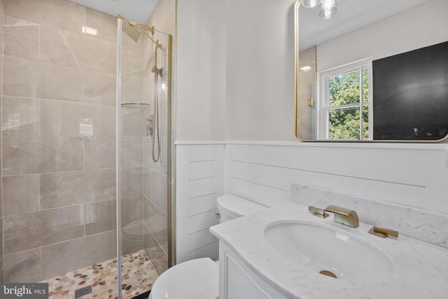 857 GREEN VALLEY DR, Philadelphia, PA 19128