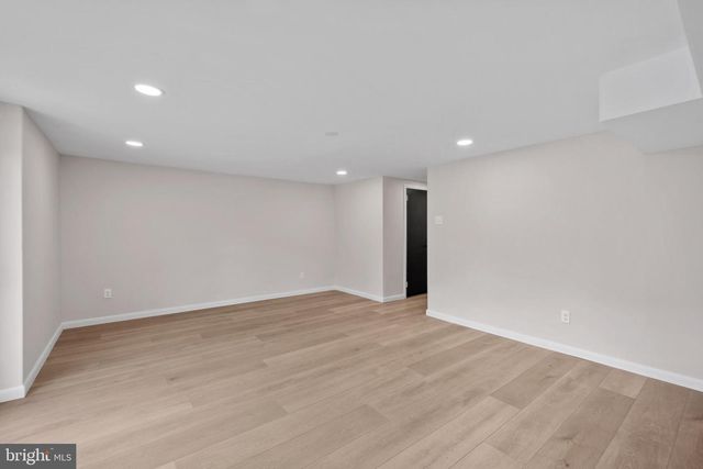 857 GREEN VALLEY DR, Philadelphia, PA 19128