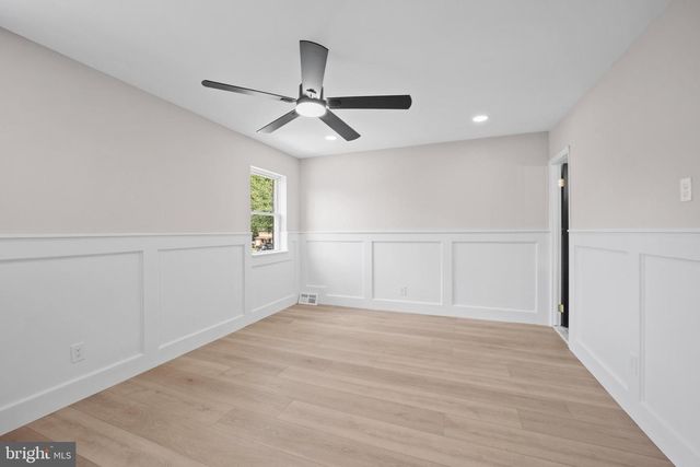 857 GREEN VALLEY DR, Philadelphia, PA 19128
