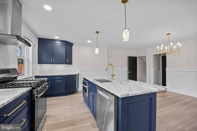 857 GREEN VALLEY DR, Philadelphia, PA 19128