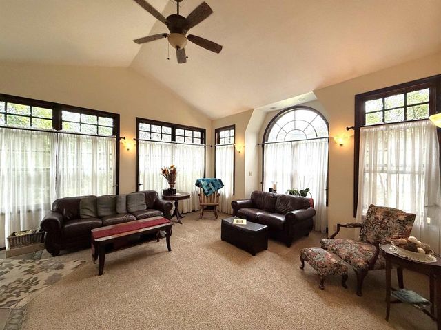 364 STATE STREET, Marinette, WI 54143