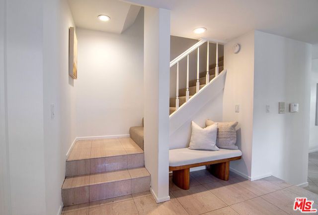 1639 Selby Avenue B, Los Angeles, CA 90024