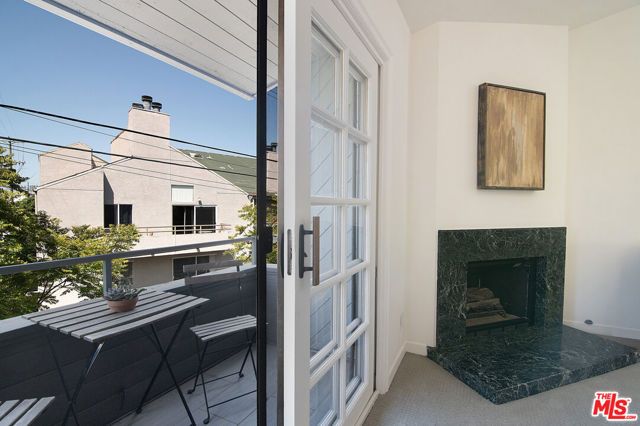 1639 Selby Avenue B, Los Angeles, CA 90024