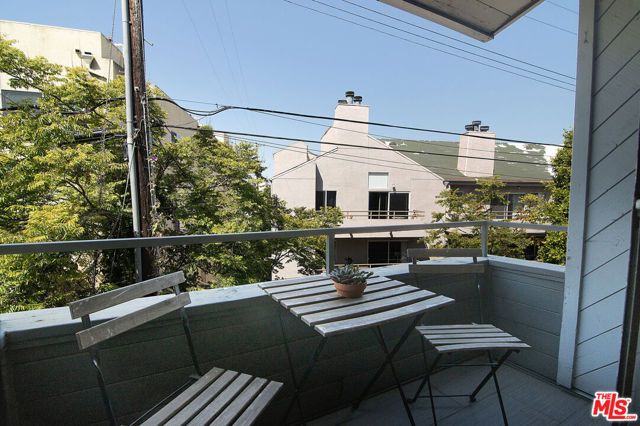 1639 Selby Avenue B, Los Angeles, CA 90024