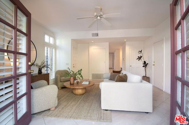1639 Selby Avenue B, Los Angeles, CA 90024