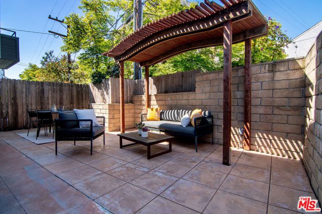 1639 Selby Avenue B, Los Angeles, CA 90024