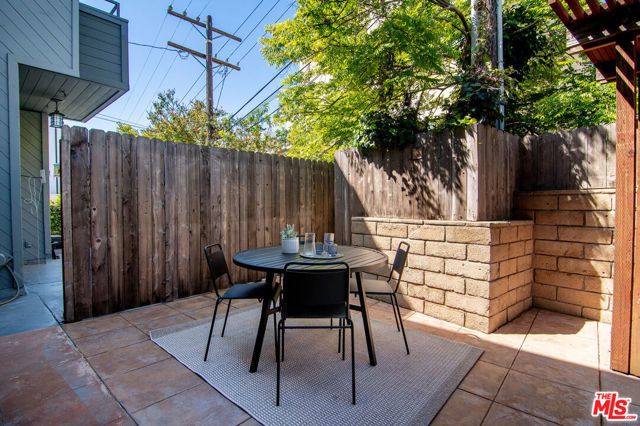 1639 Selby Avenue B, Los Angeles, CA 90024