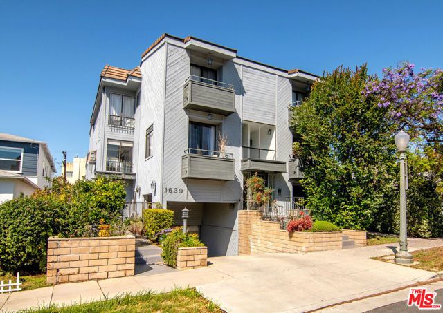 1639 Selby Avenue B, Los Angeles, CA 90024