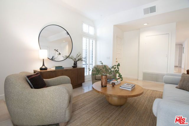 1639 Selby Avenue B, Los Angeles, CA 90024