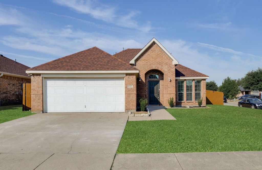 9300 Rhoni Court, Fort Worth, TX 76140 — exterior