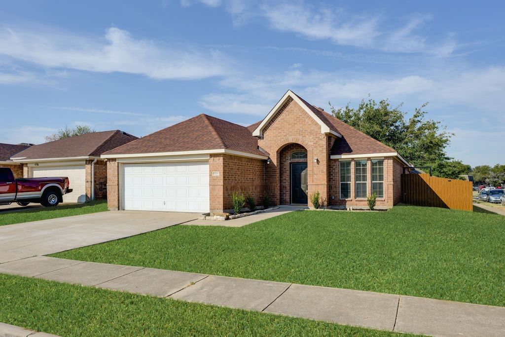 9300 Rhoni Court, Fort Worth, TX 76140 — photo 2