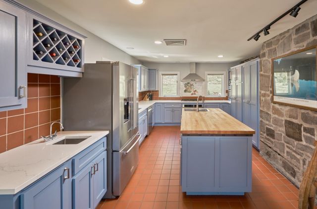 6990 PHILLIPS MILL RD, New Hope, PA 18938