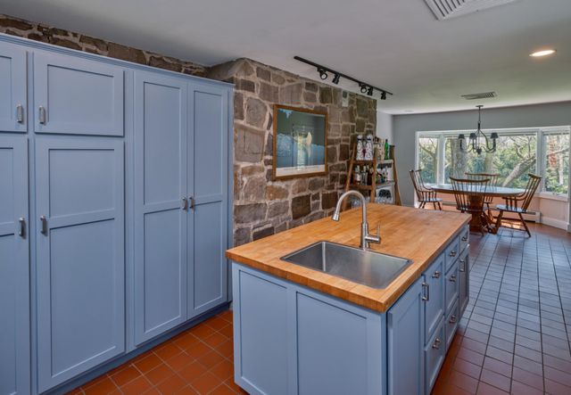 6990 PHILLIPS MILL RD, New Hope, PA 18938