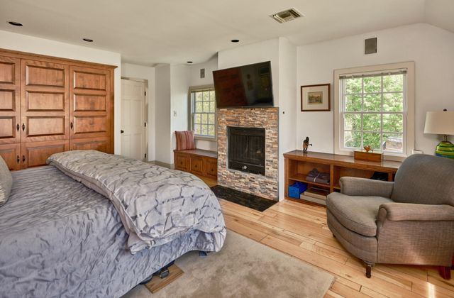 6990 PHILLIPS MILL RD, New Hope, PA 18938