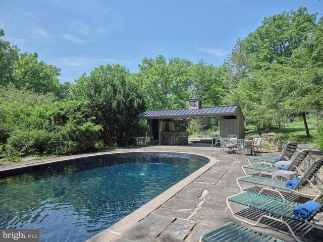 6990 PHILLIPS MILL RD, New Hope, PA 18938
