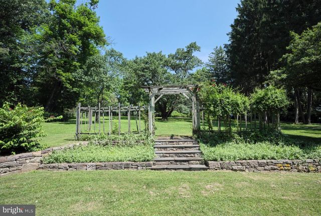 6990 PHILLIPS MILL RD, New Hope, PA 18938